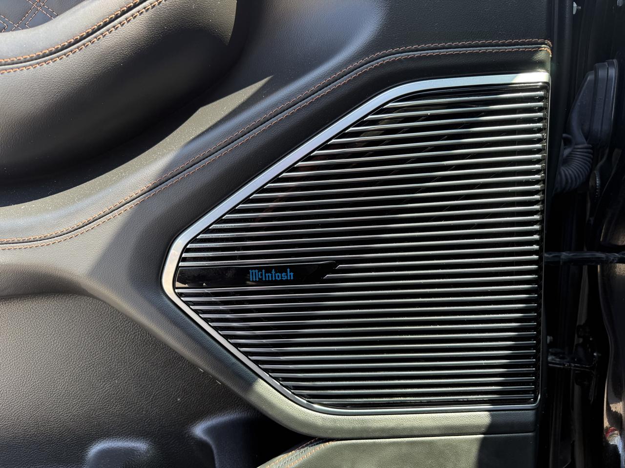 2023 Jeep Grand Cherokee L SUMMIT RESERVE - LAST YEAR FOR THE HEMI !!!! Photo