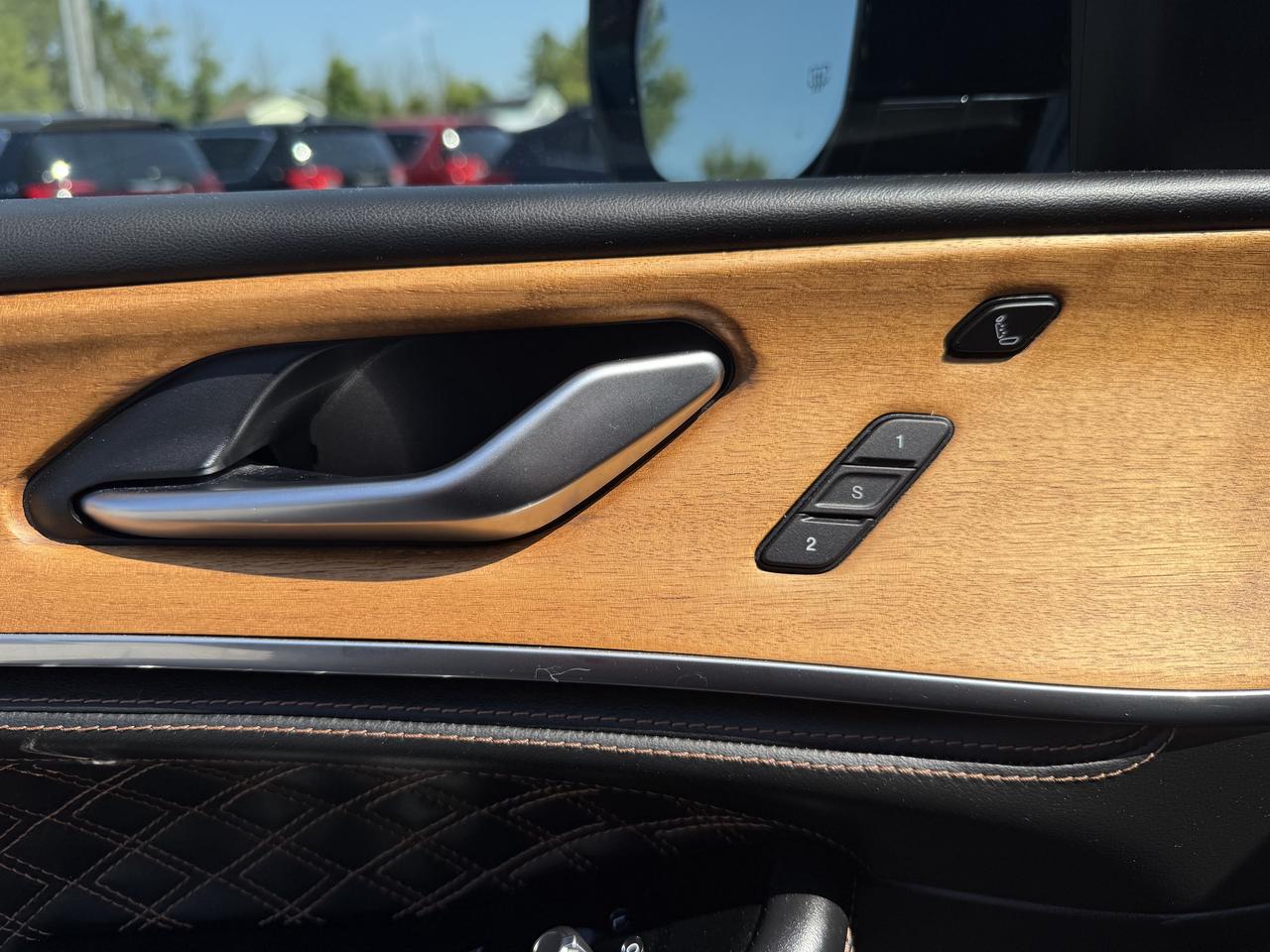 2023 Jeep Grand Cherokee L SUMMIT RESERVE - LAST YEAR FOR THE HEMI !!!! Photo