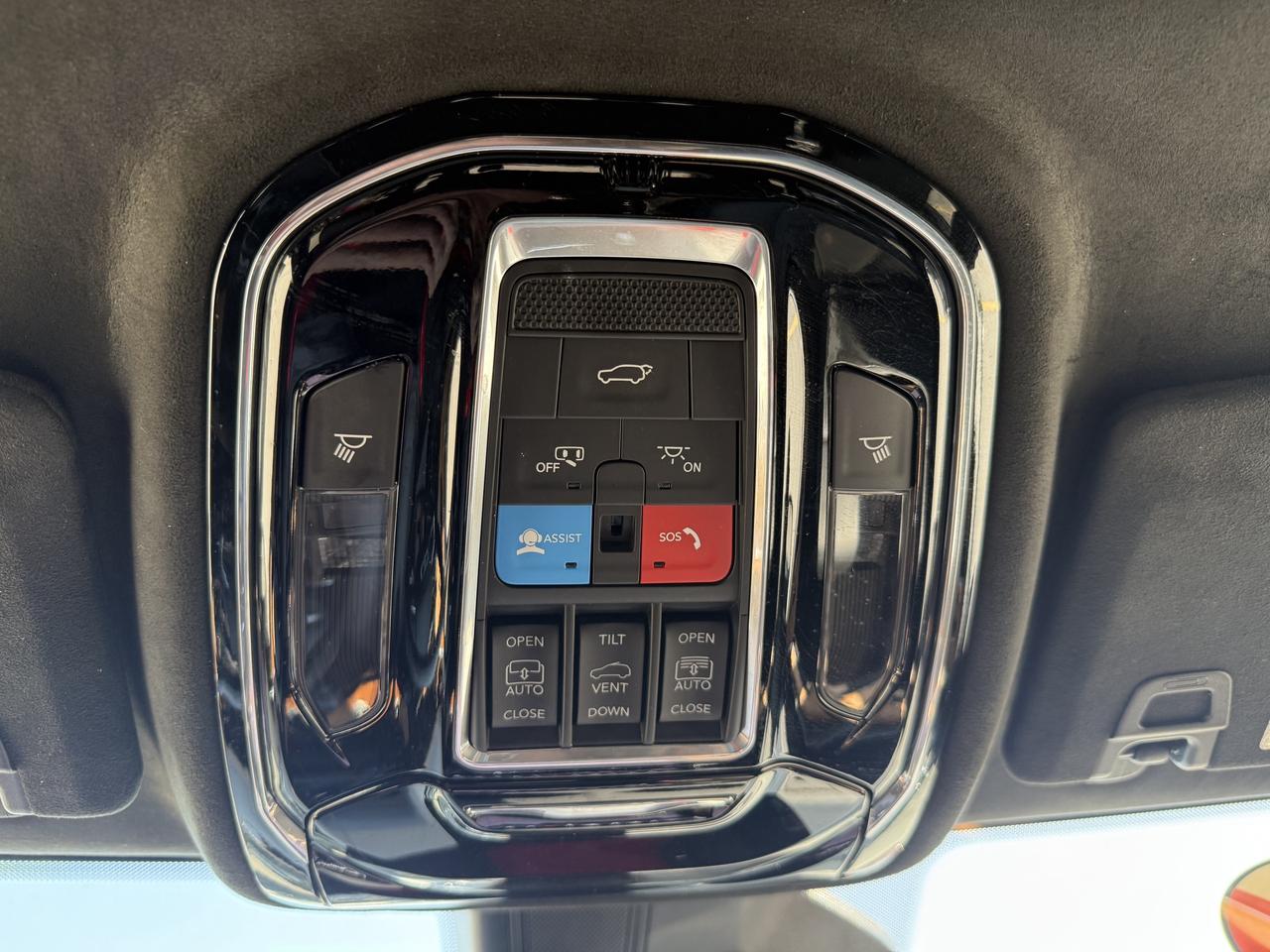 2023 Jeep Grand Cherokee L SUMMIT RESERVE - LAST YEAR FOR THE HEMI !!!! Photo