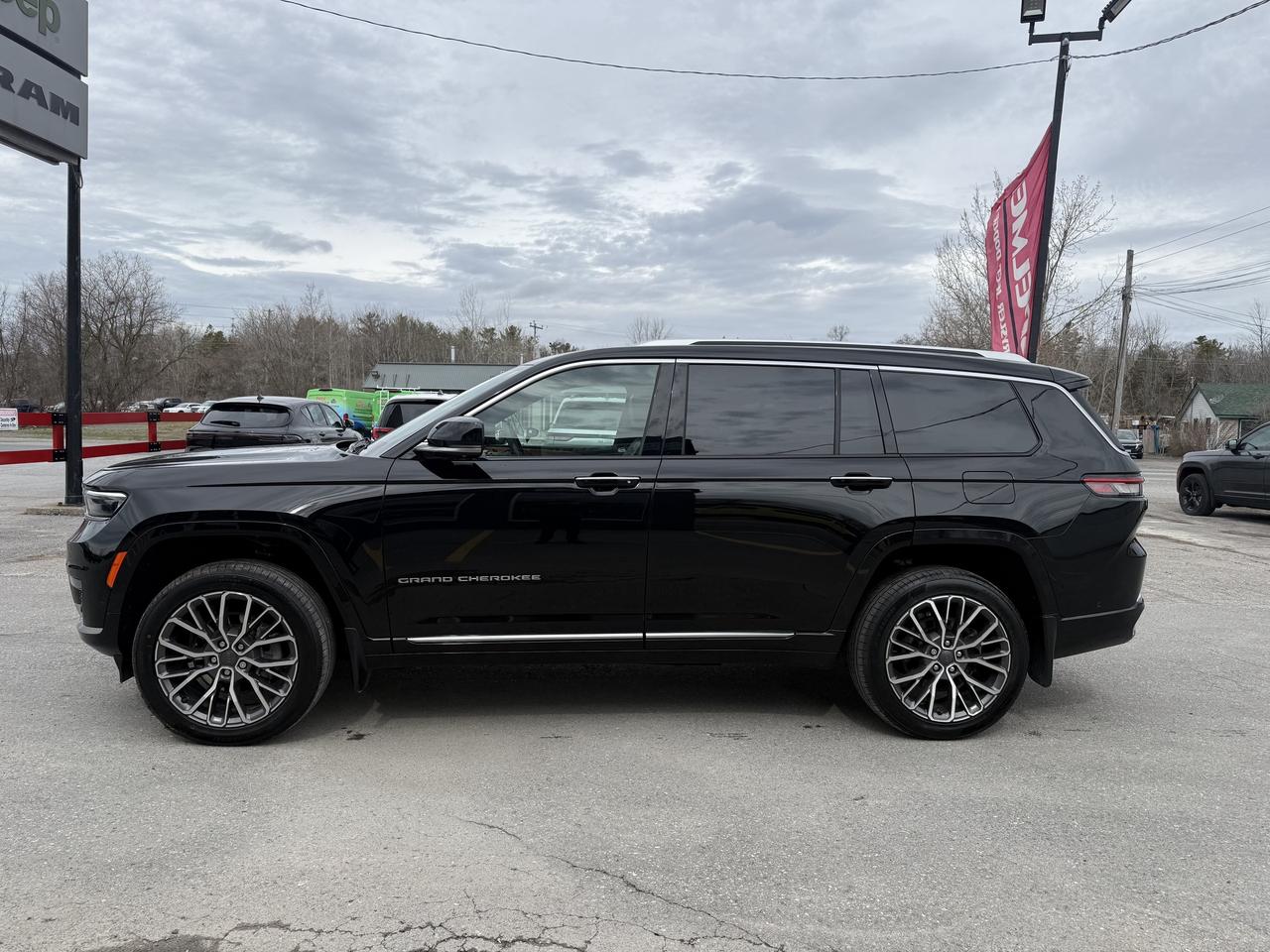 2023 Jeep Grand Cherokee L SUMMIT RESERVE  L- HEMI - TOP OF THE LINE !!!! Photo