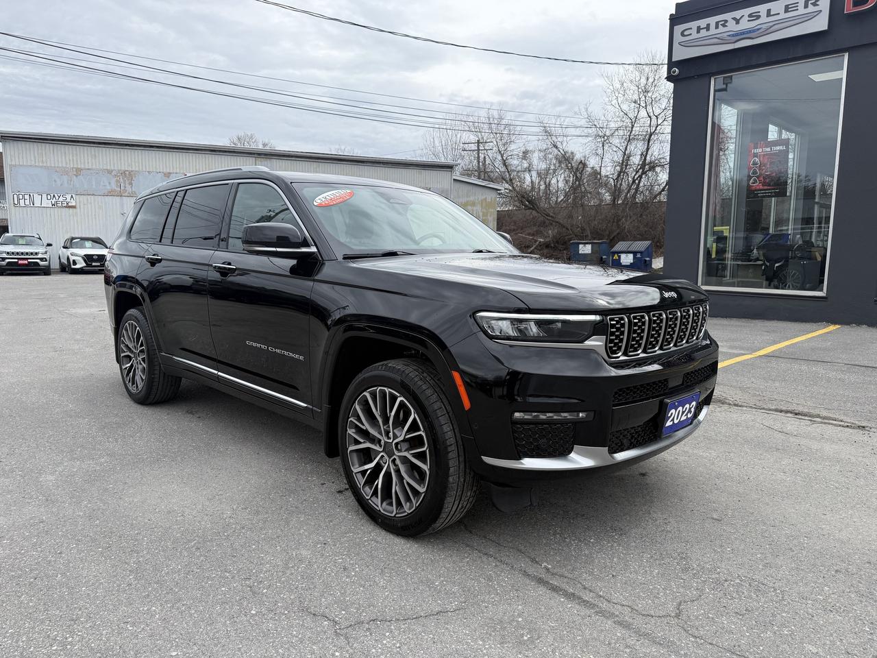2023 Jeep Grand Cherokee L SUMMIT RESERVE  L- HEMI - TOP OF THE LINE !!!! Photo