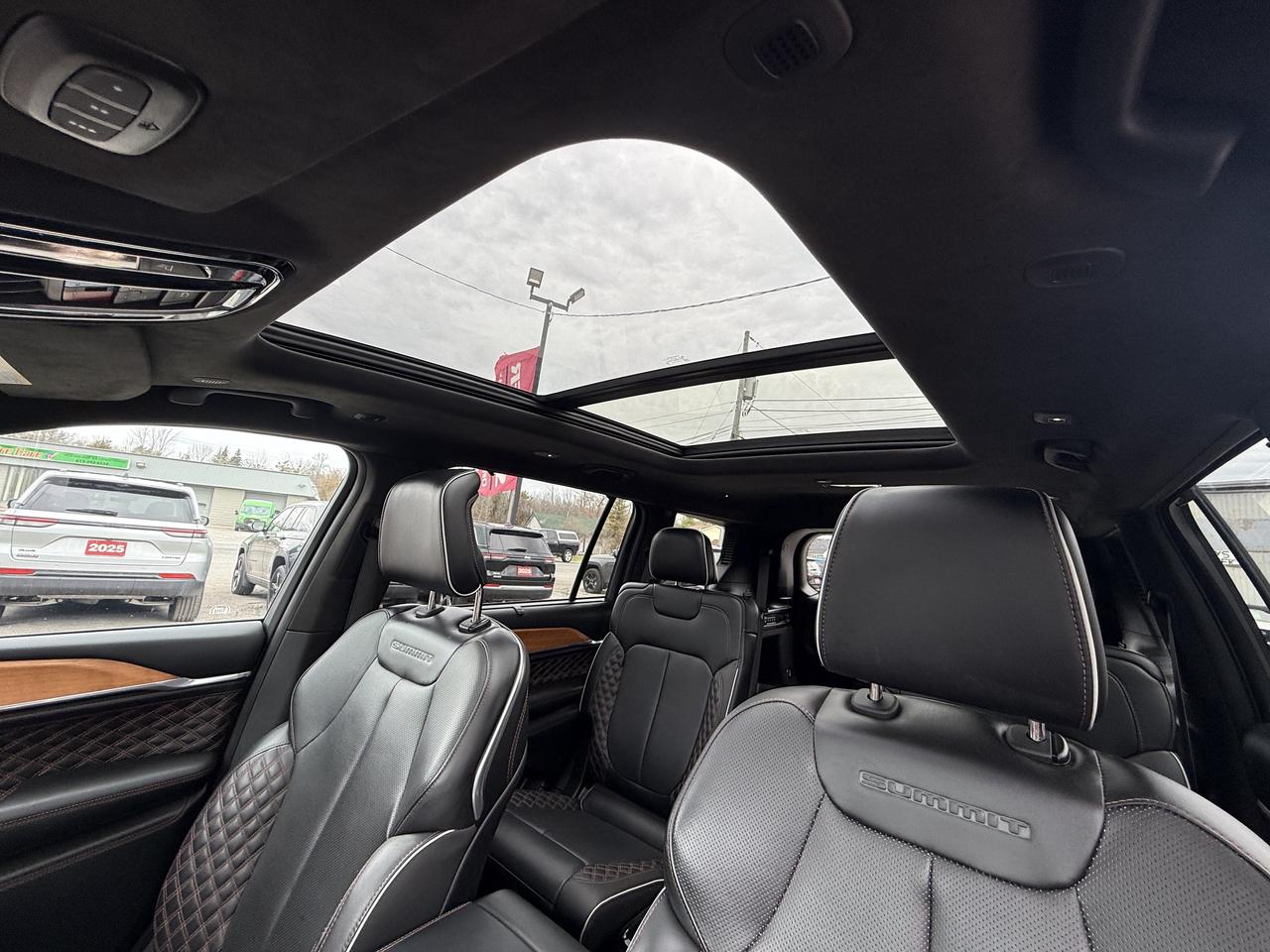 2023 Jeep Grand Cherokee L SUMMIT RESERVE  L- HEMI - TOP OF THE LINE !!!! Photo