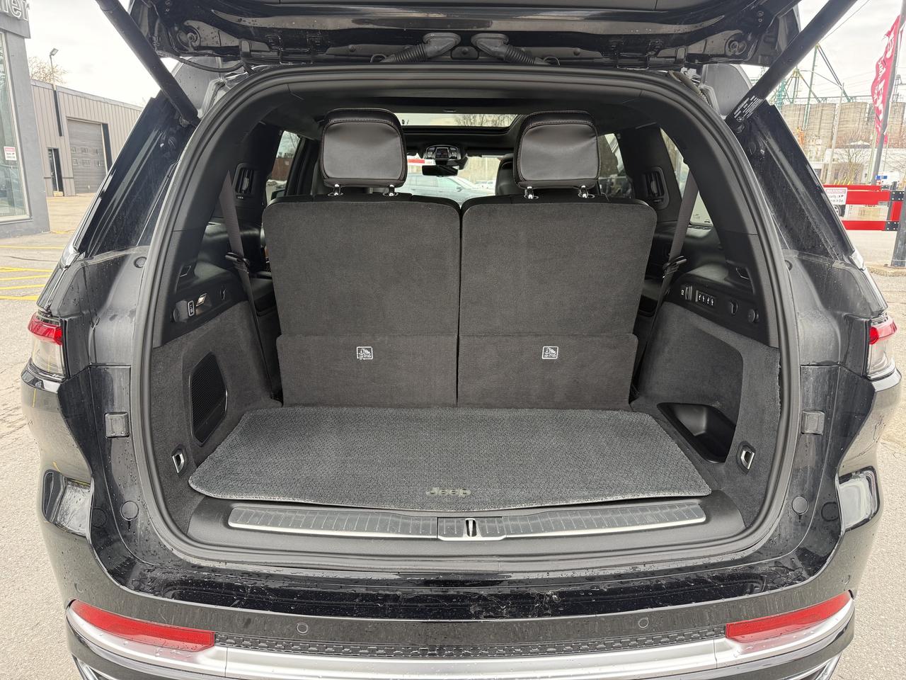 2023 Jeep Grand Cherokee L SUMMIT RESERVE  L- HEMI - TOP OF THE LINE !!!! Photo