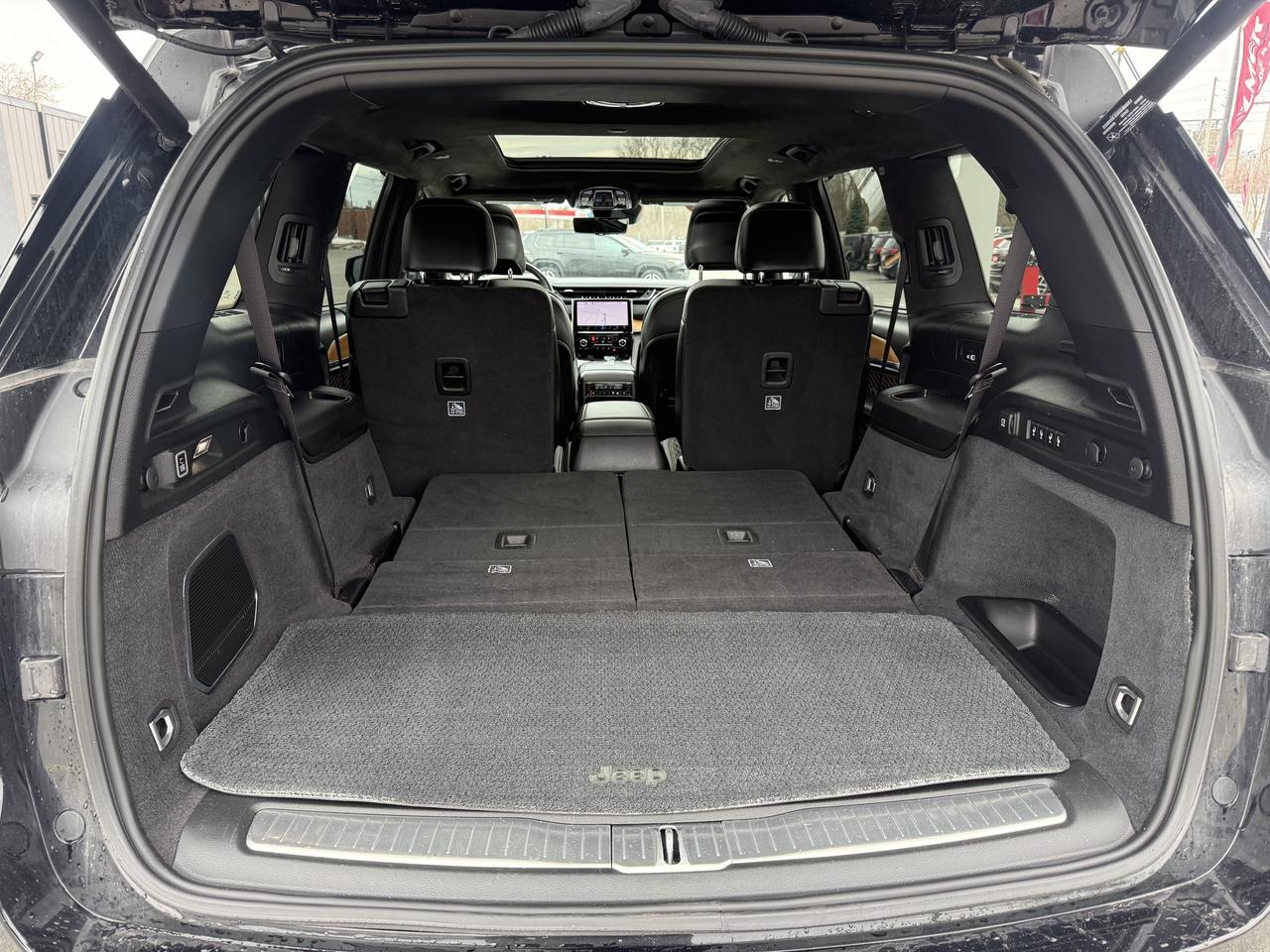 2023 Jeep Grand Cherokee L SUMMIT RESERVE  L- HEMI - TOP OF THE LINE !!!! Photo