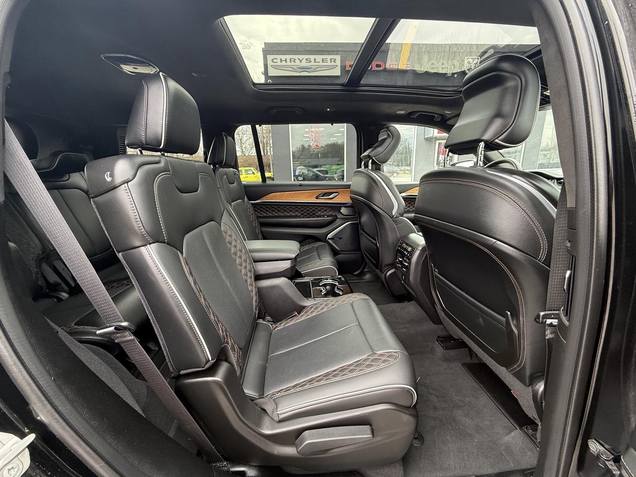 2023 Jeep Grand Cherokee L SUMMIT RESERVE  L- HEMI - TOP OF THE LINE !!!! Photo