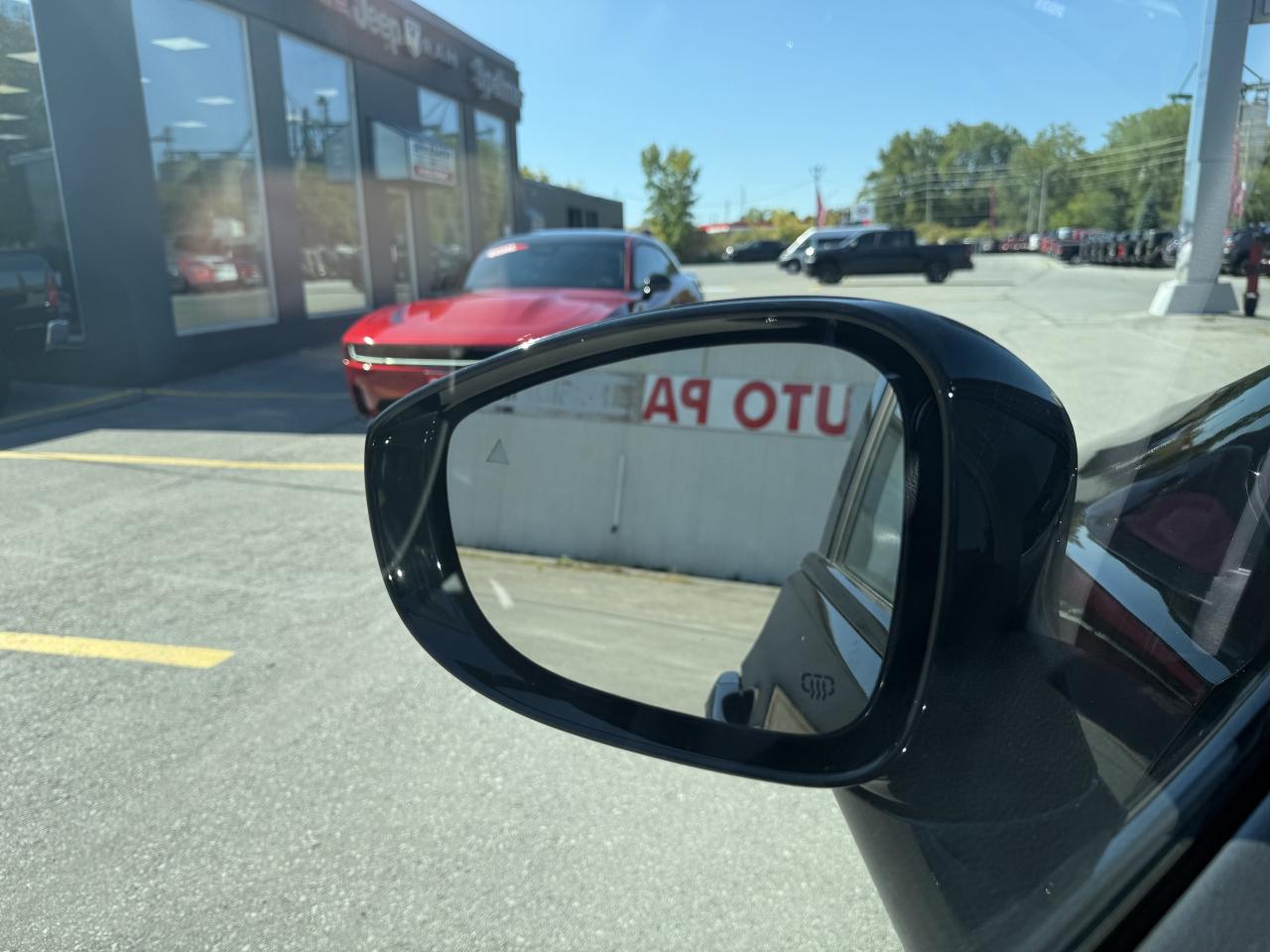 2024 Chrysler Pacifica Limited FWD - S Appearance Package - Sunroof! Photo