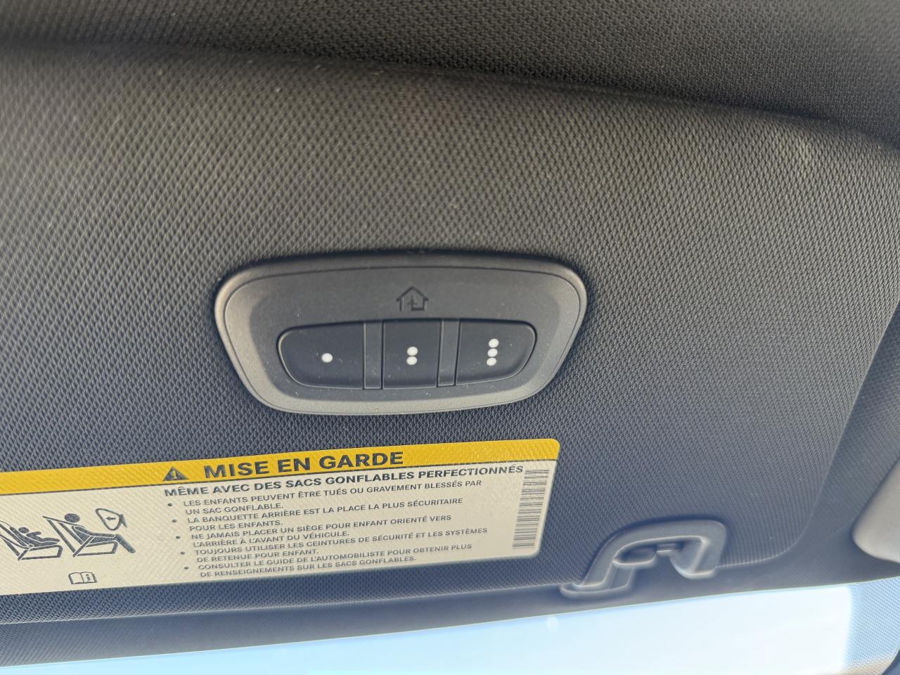 2024 Chrysler Pacifica Limited FWD - S Appearance Package - Sunroof! Photo