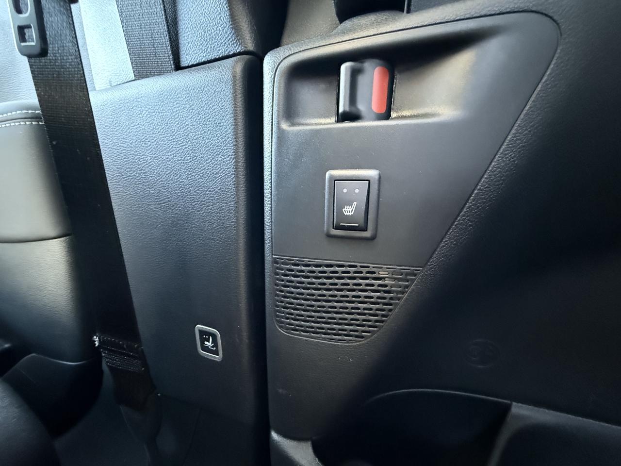 2024 Chrysler Pacifica Limited FWD - S Appearance Package - Sunroof! Photo