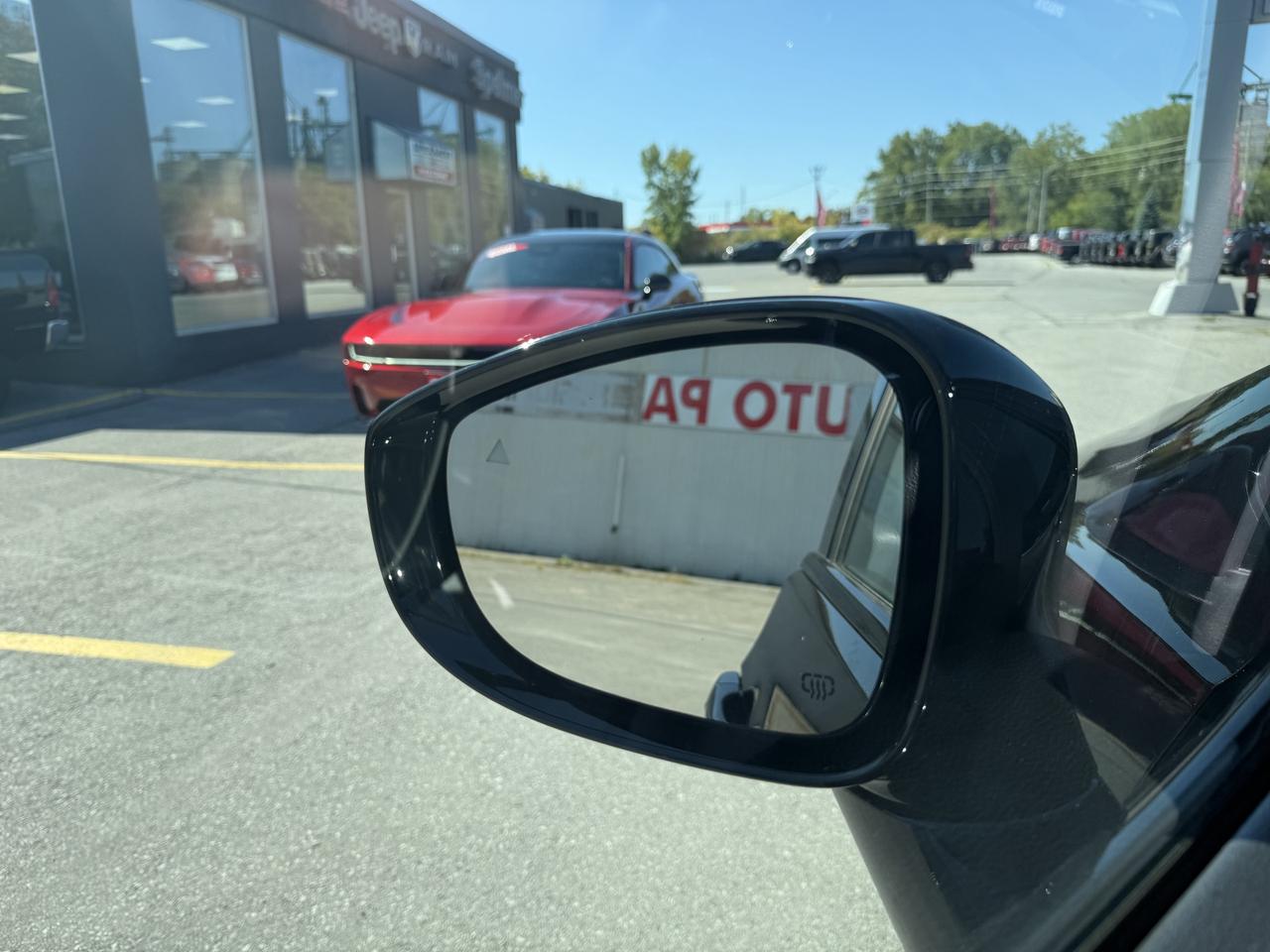 2024 Chrysler Pacifica Limited FWD - S Appearance Package - Sunroof! Photo