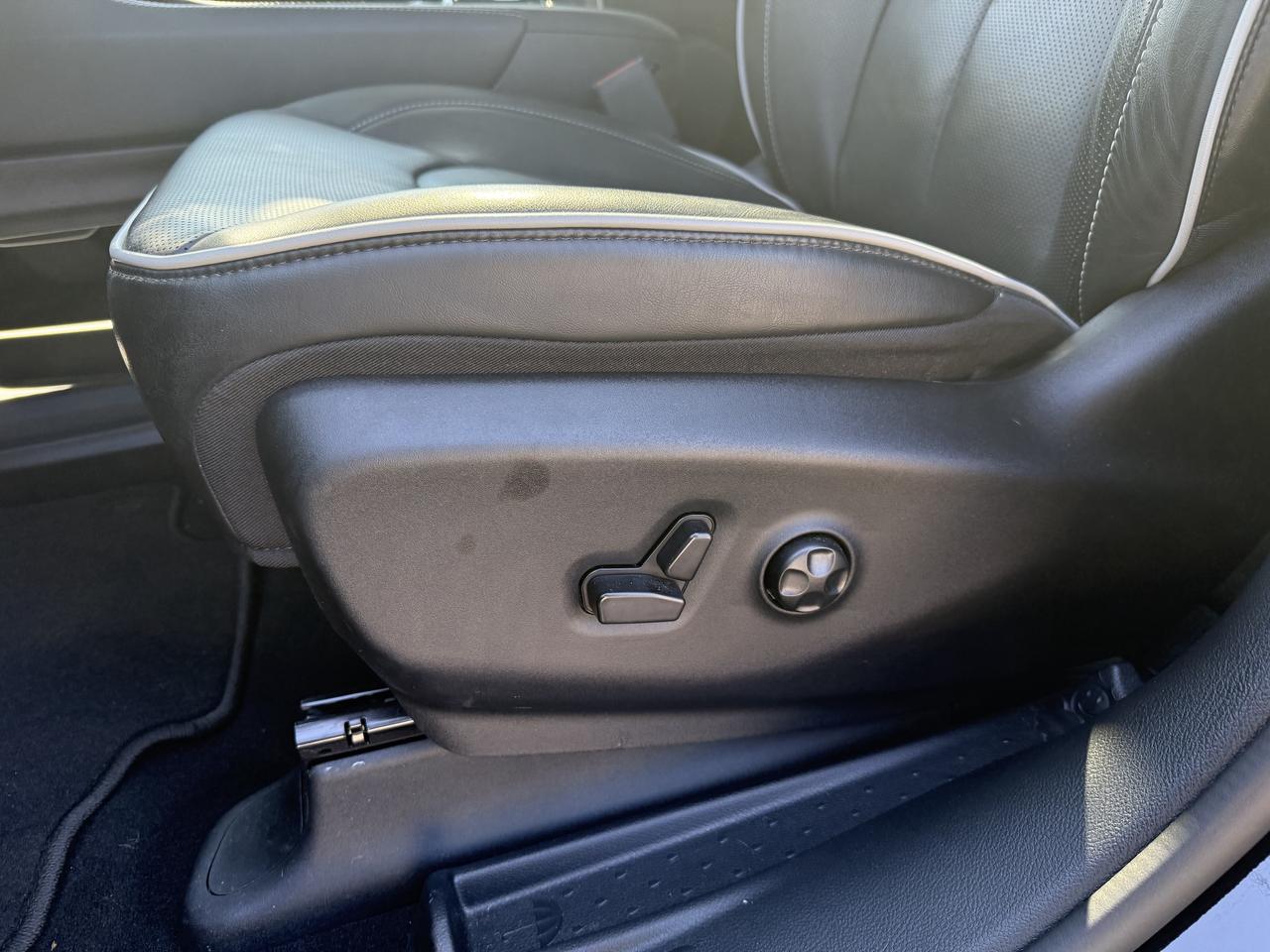 2024 Chrysler Pacifica Limited FWD - S Appearance Package - Sunroof! Photo