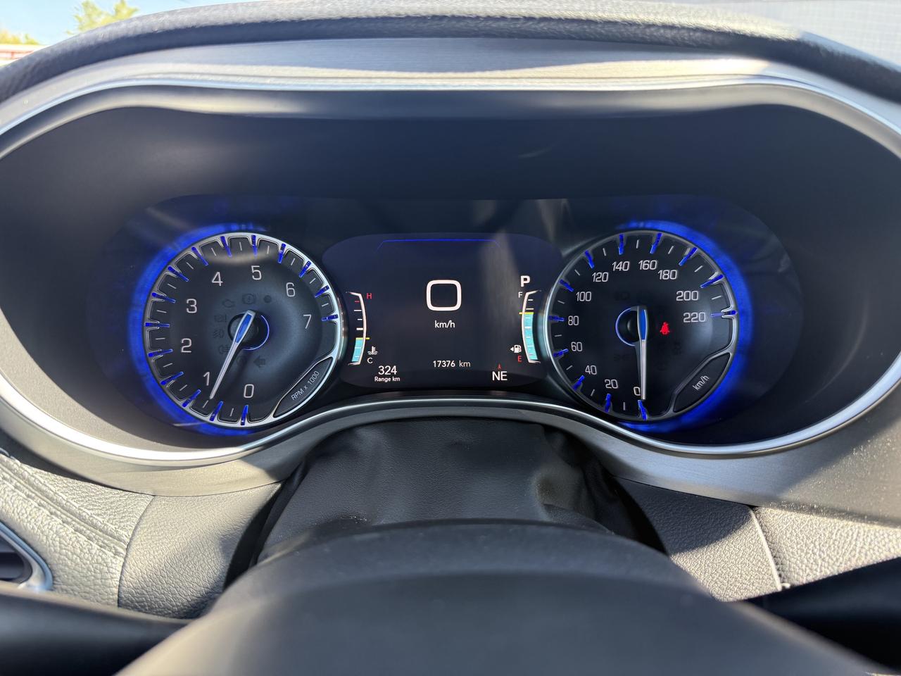 2024 Chrysler Pacifica Limited FWD - S Appearance Package - Sunroof! Photo