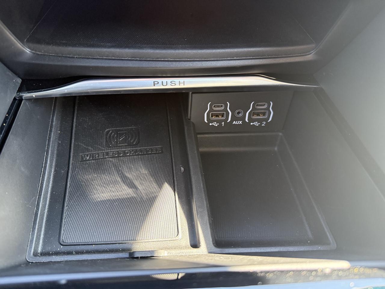 2024 Chrysler Pacifica Limited FWD - S Appearance Package - Sunroof! Photo