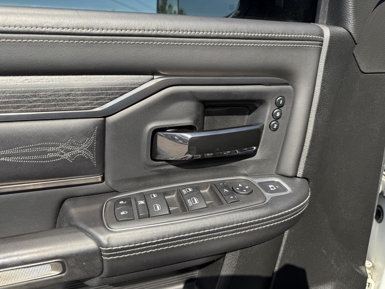 2022 RAM 3500 LIMITED CREW 4X4- HIGH OUTPUT CUMMINS & AISIN Photo