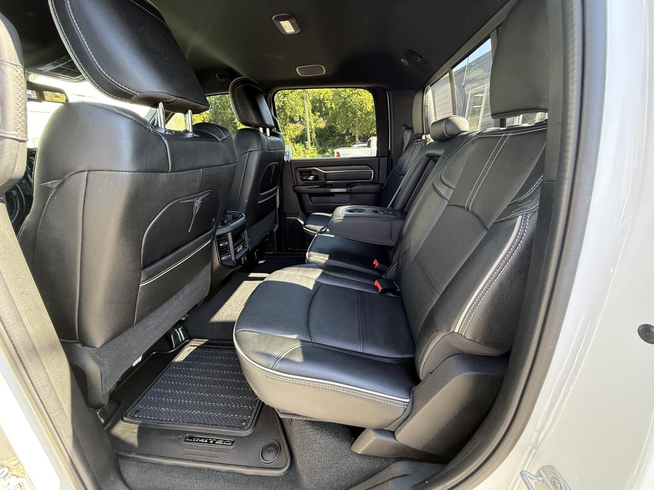 2022 RAM 3500 LIMITED CREW 4X4- HIGH OUTPUT CUMMINS & AISIN Photo