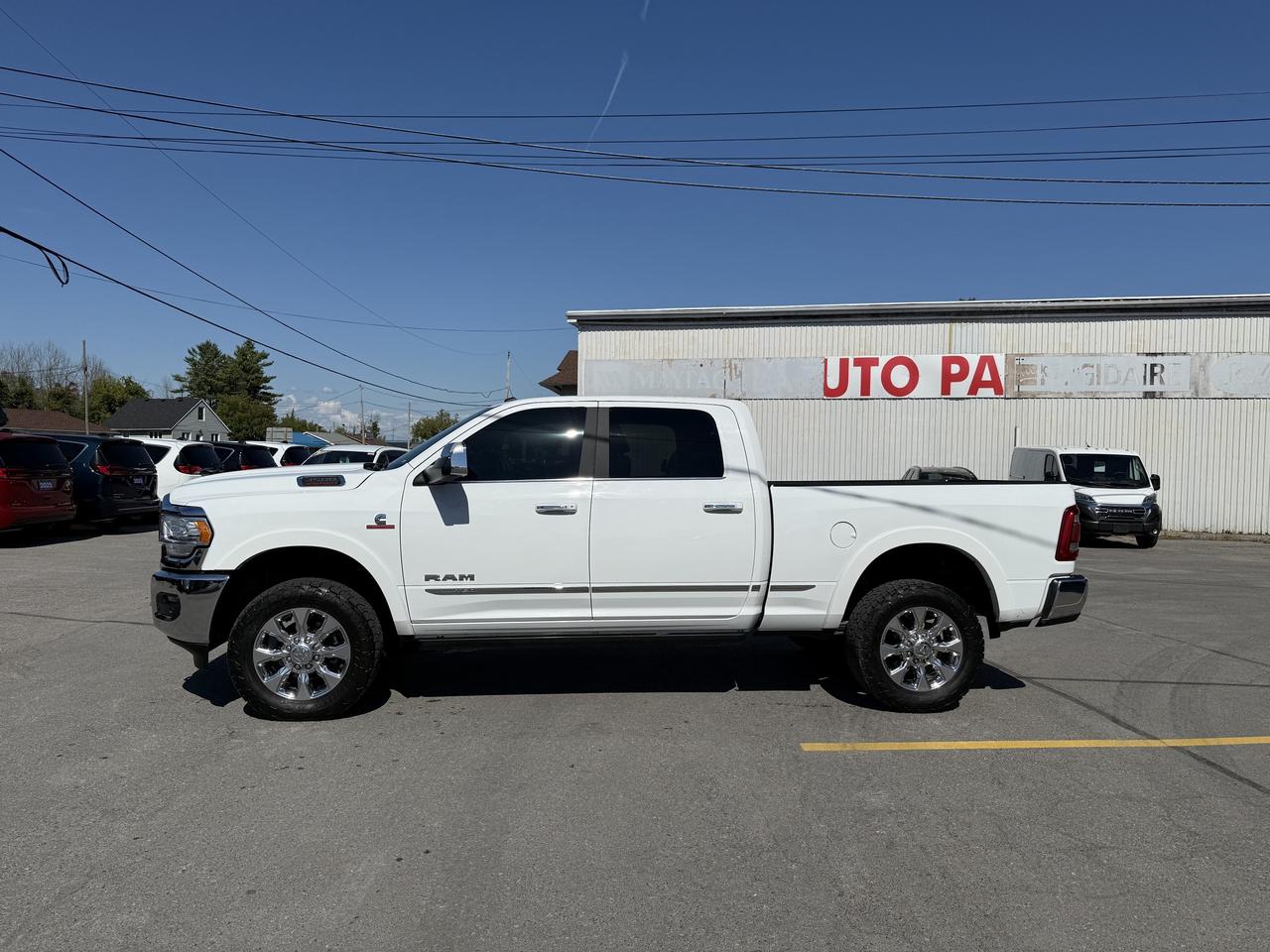 2022 RAM 3500 LIMITED CREW 4X4- HIGH OUTPUT CUMMINS & AISIN Photo