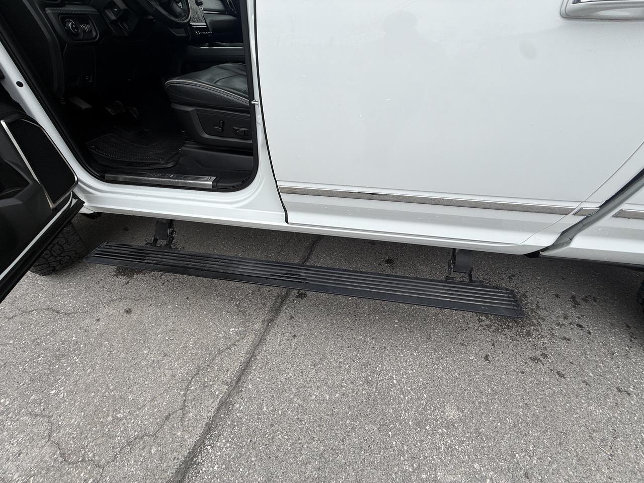 2022 RAM 3500 LIMITED CREW 4X4- HIGH OUTPUT CUMMINS & AISIN Photo2