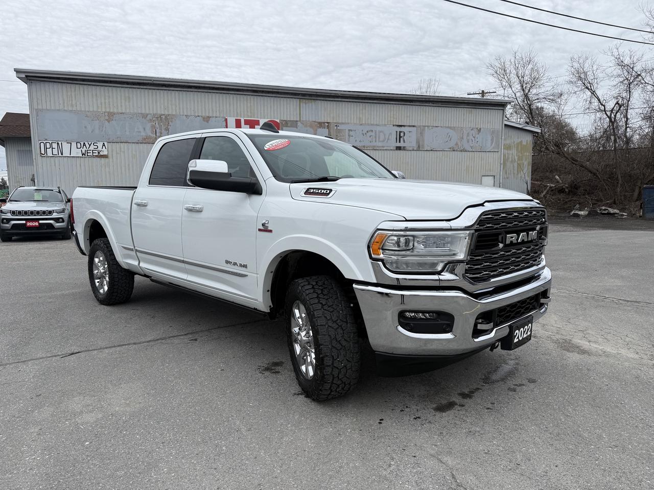 2022 RAM 3500 LIMITED CREW 4X4- HIGH OUTPUT CUMMINS & AISIN Photo