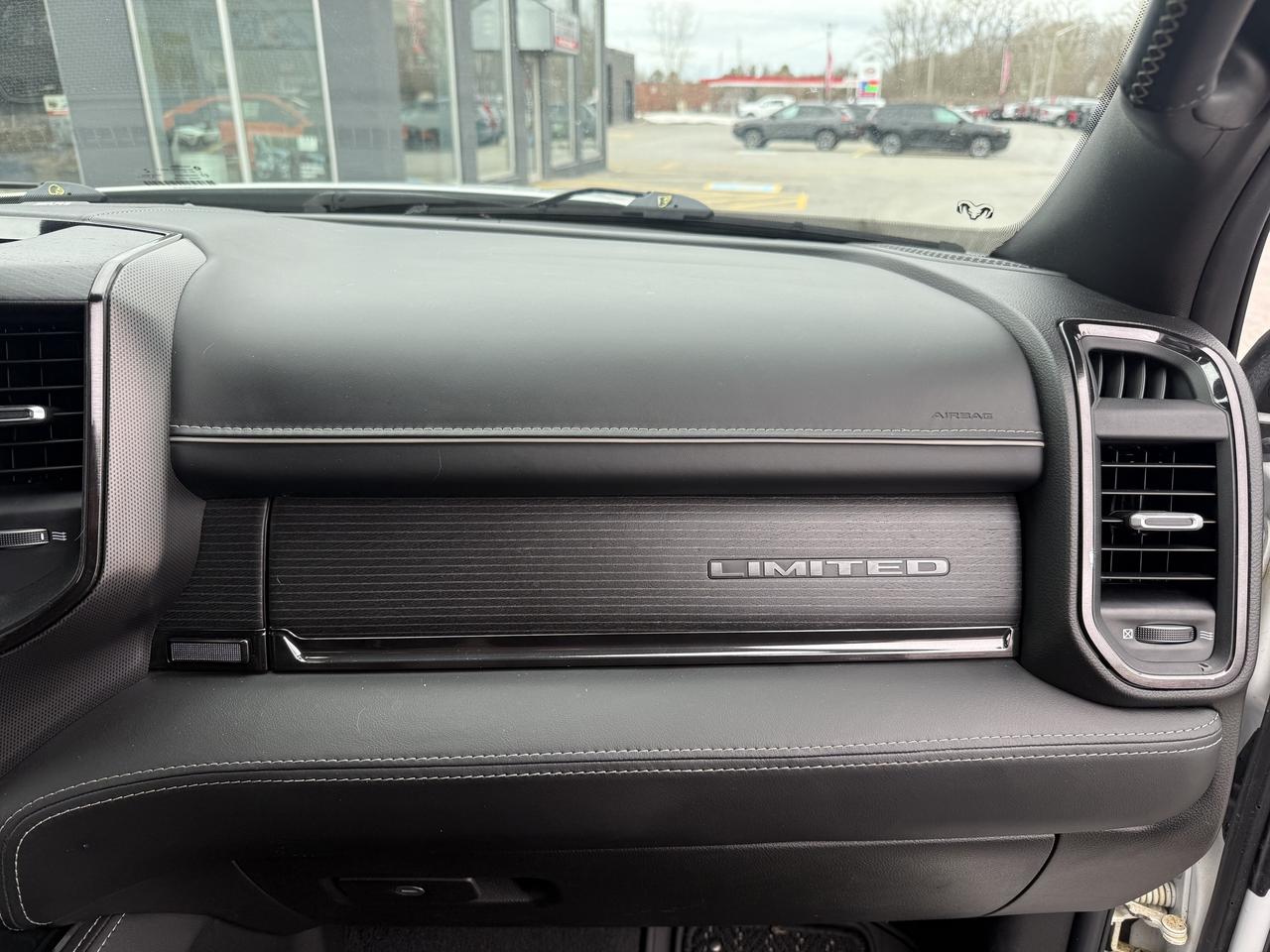2022 RAM 3500 LIMITED CREW 4X4- HIGH OUTPUT CUMMINS & AISIN Photo