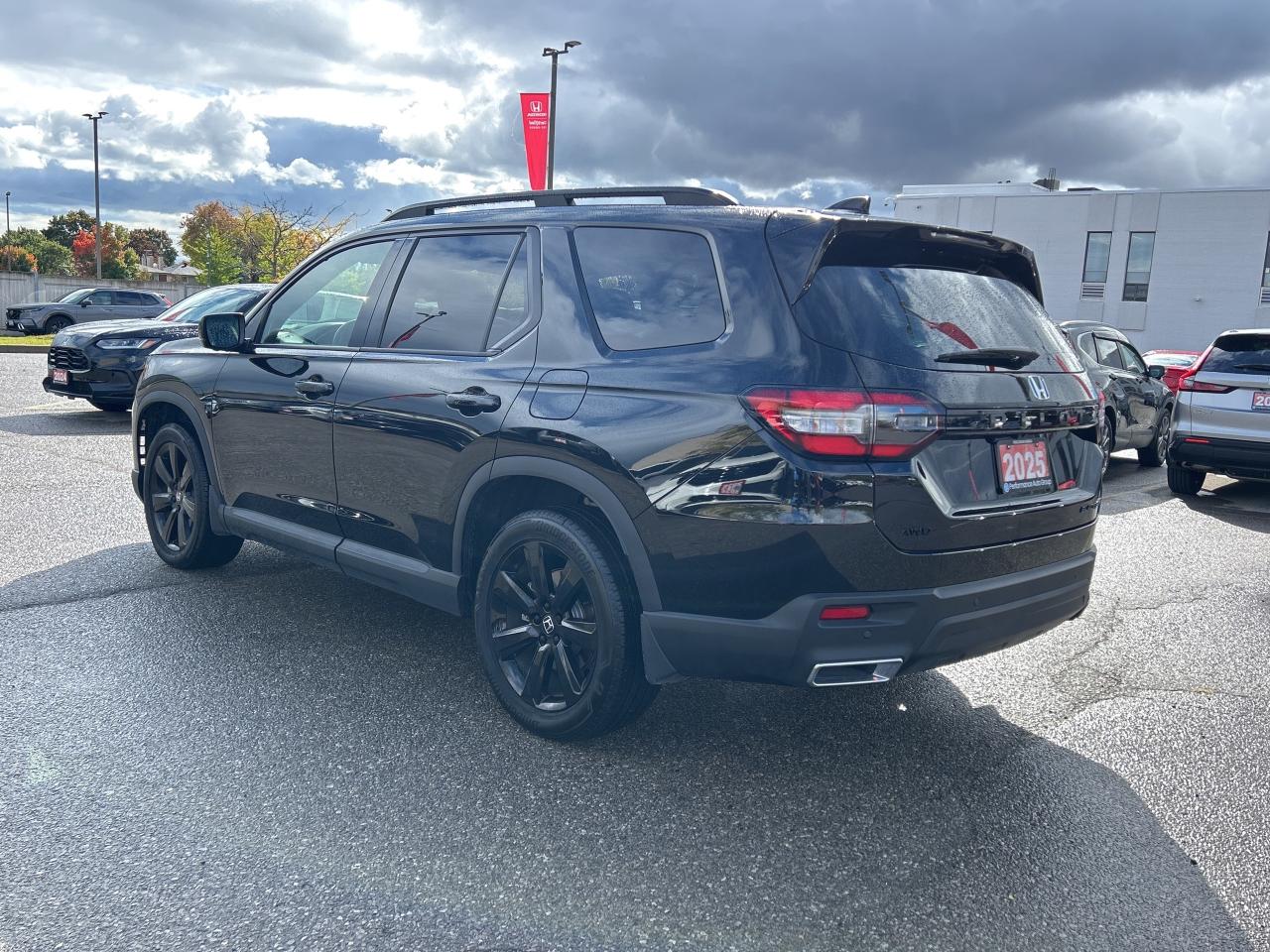 2025 Honda Pilot Black Edition DEMO Photo