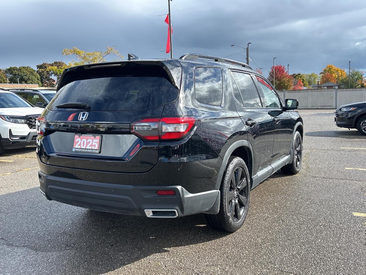 2025 Honda Pilot Black Edition DEMO Photo4