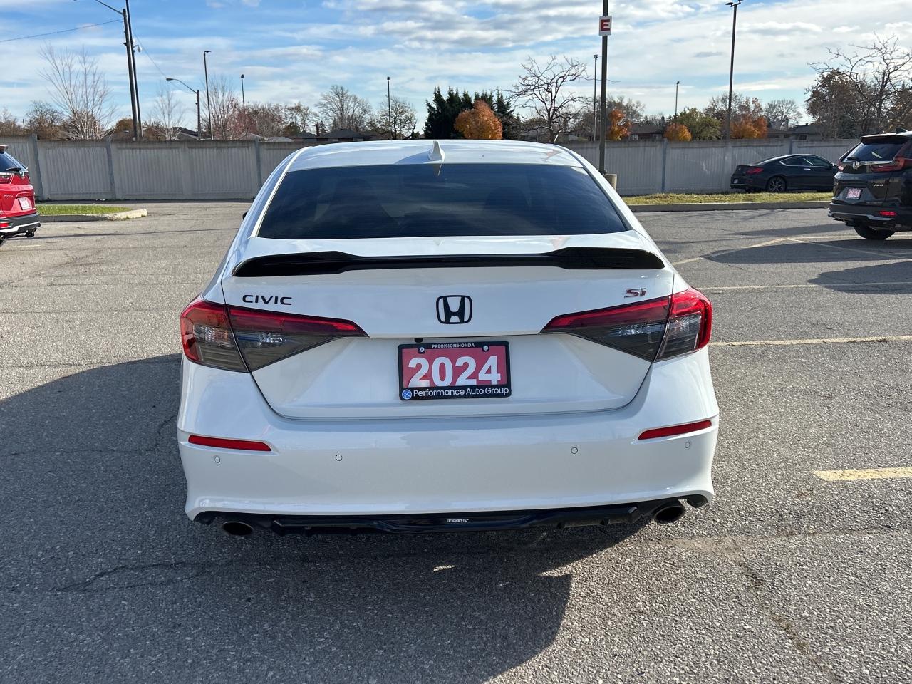 2024 Honda Civic Si Sedan Manual Sunroof CarPlay Wireless Charger Low Kms Photo