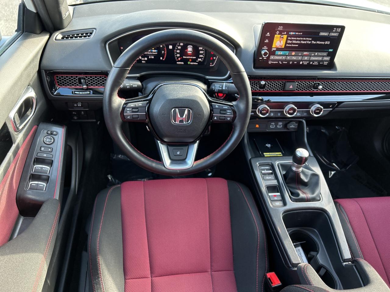 2024 Honda Civic Si Sedan Manual Sunroof CarPlay Wireless Charger Low Kms Photo