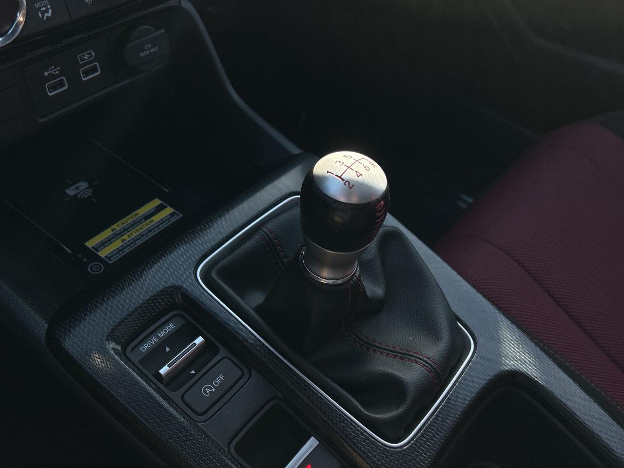 2024 Honda Civic Si Sedan Manual Sunroof CarPlay Wireless Charger Low Kms Photo