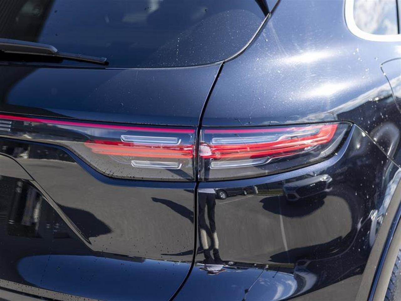 2019 Porsche Cayenne Turbo Black Photo