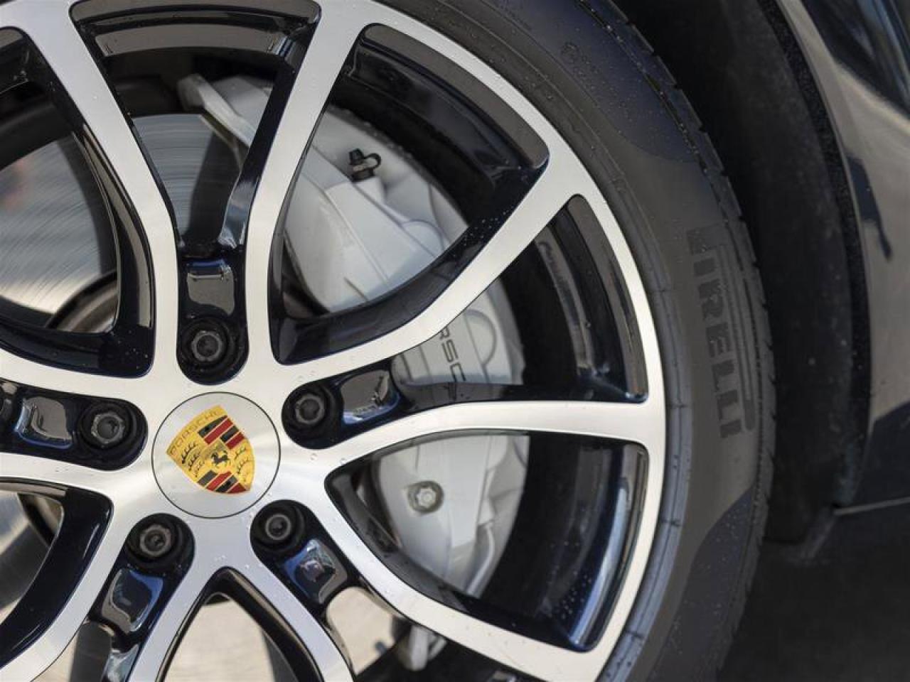 2019 Porsche Cayenne Turbo Black Photo