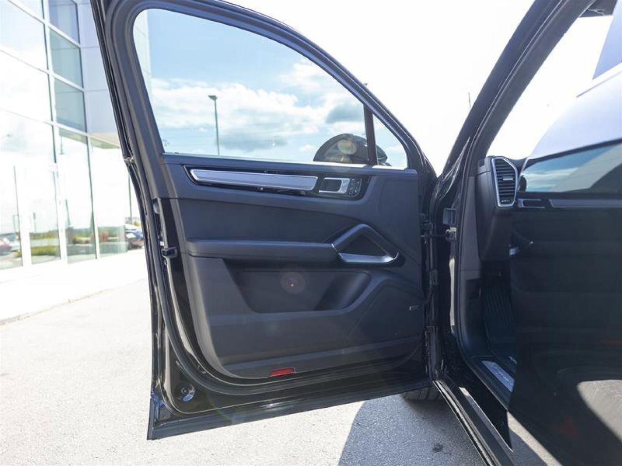 2019 Porsche Cayenne Turbo Black Photo