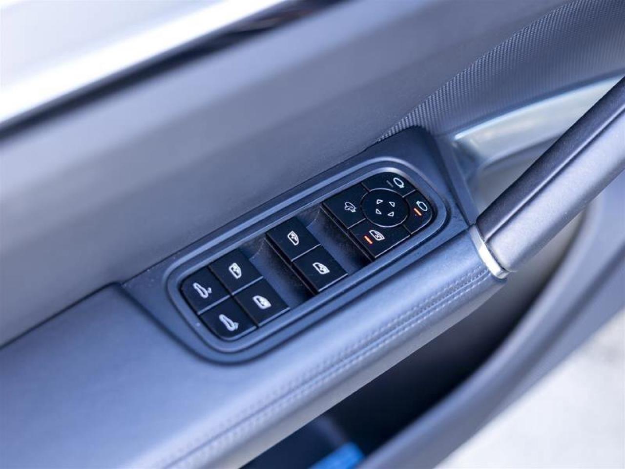 2019 Porsche Cayenne Turbo Black Photo