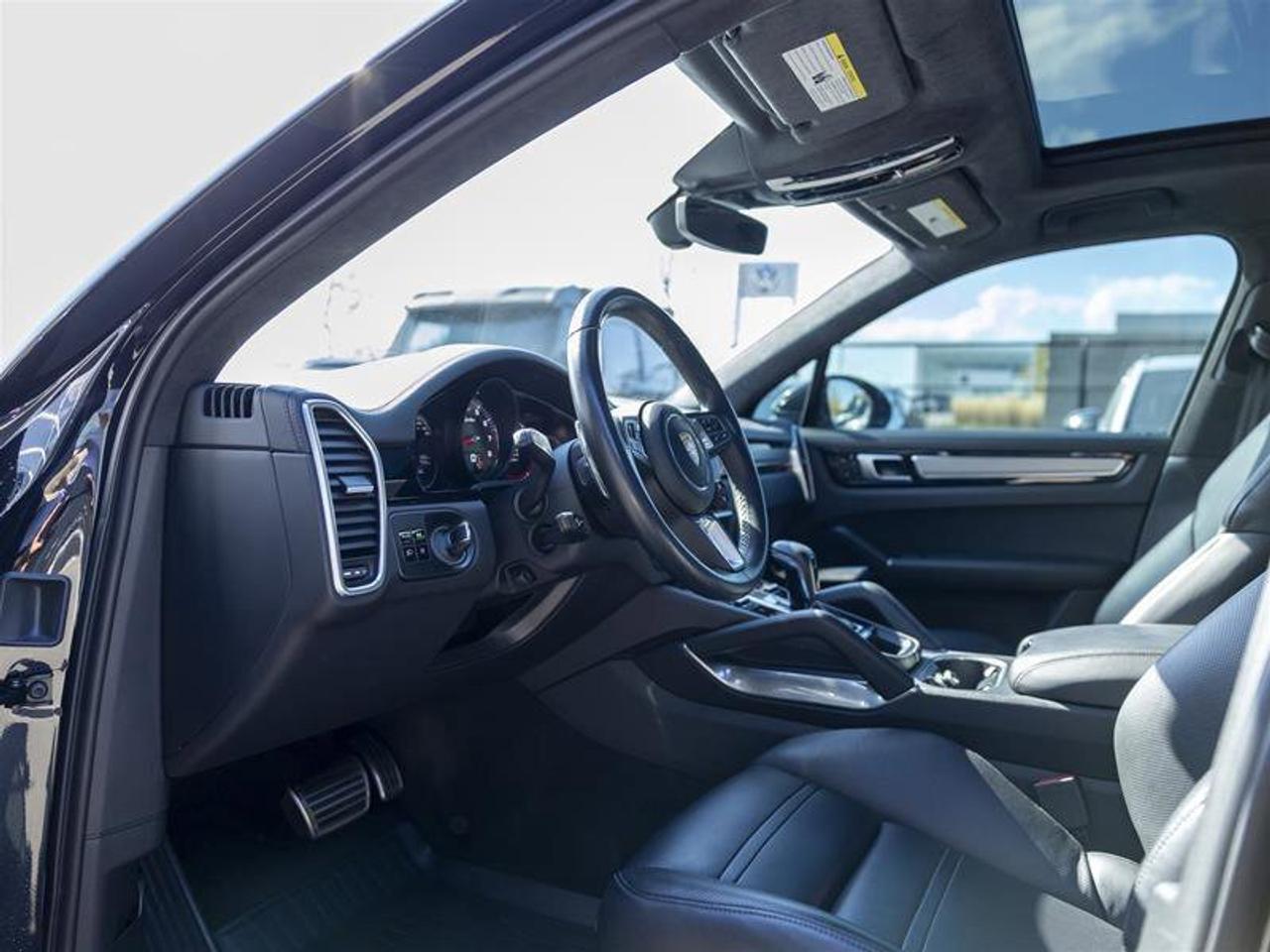 2019 Porsche Cayenne Turbo Black Photo
