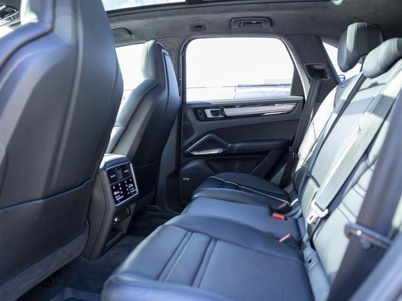 2019 Porsche Cayenne Turbo Black Photo