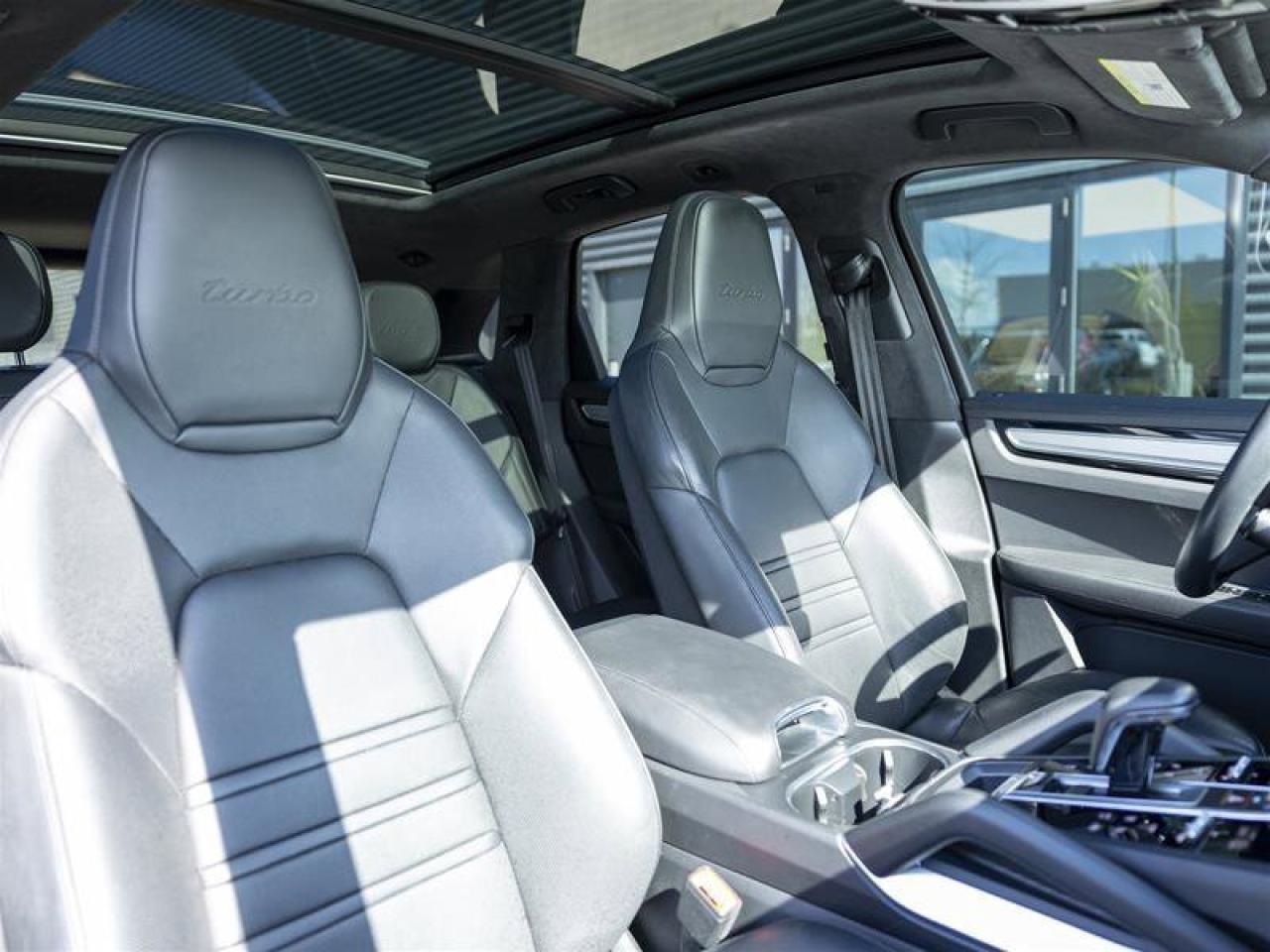 2019 Porsche Cayenne Turbo Black Photo