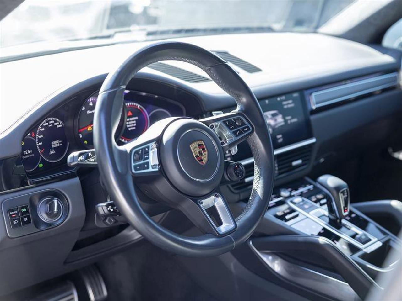 2019 Porsche Cayenne Turbo Black Photo