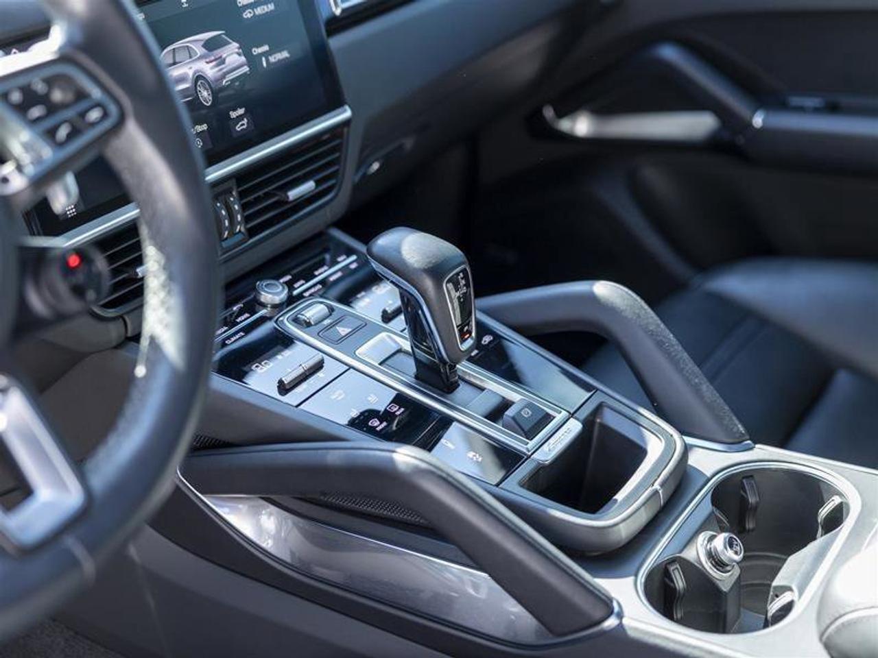 2019 Porsche Cayenne Turbo Black Photo