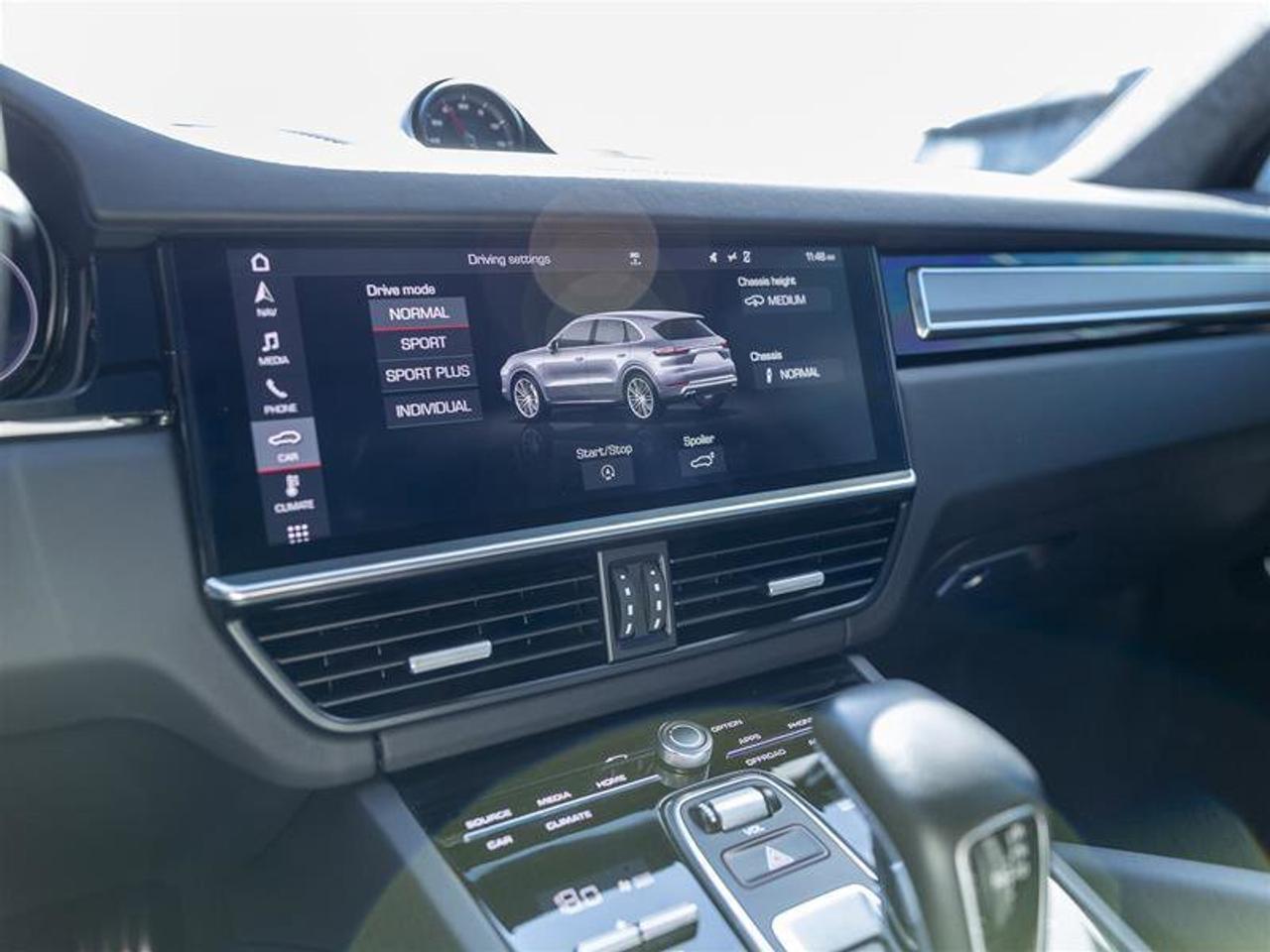 2019 Porsche Cayenne Turbo Black Photo