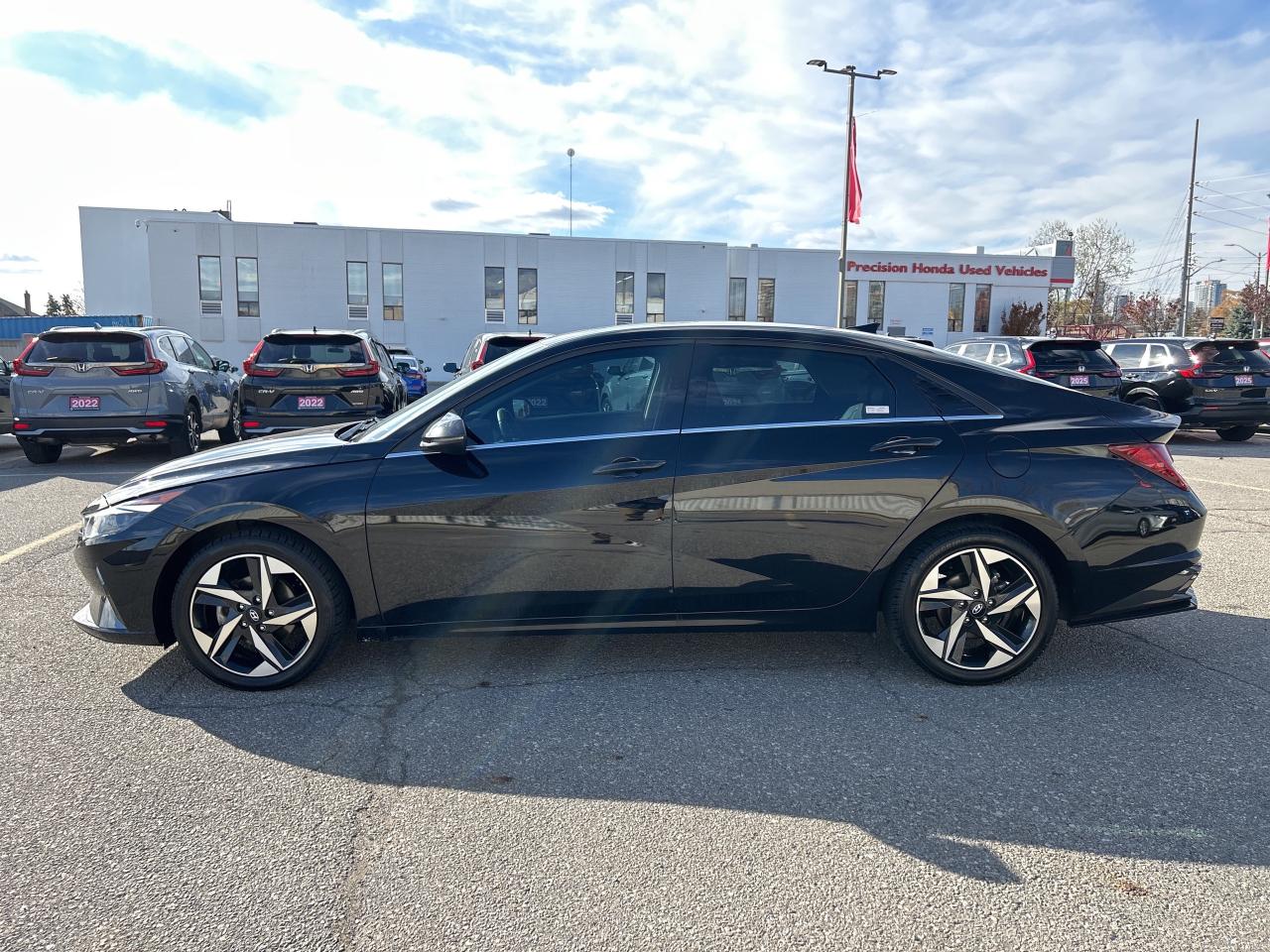 2023 Hyundai Elantra Luxury CarPlay Sunroof Navigation Leather Photo