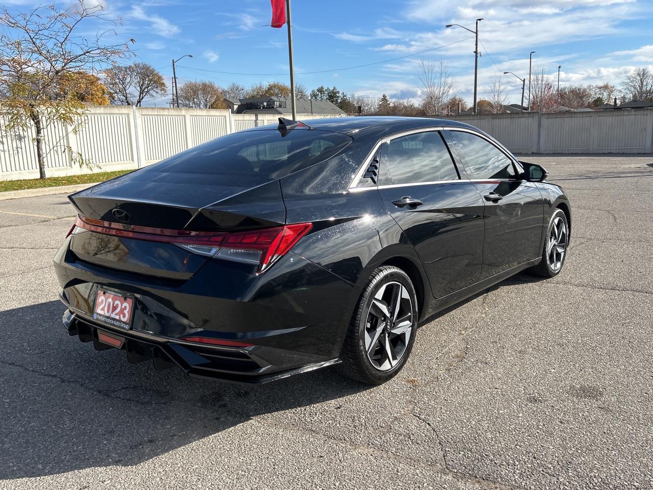 2023 Hyundai Elantra Luxury CarPlay Sunroof Navigation Leather Photo4