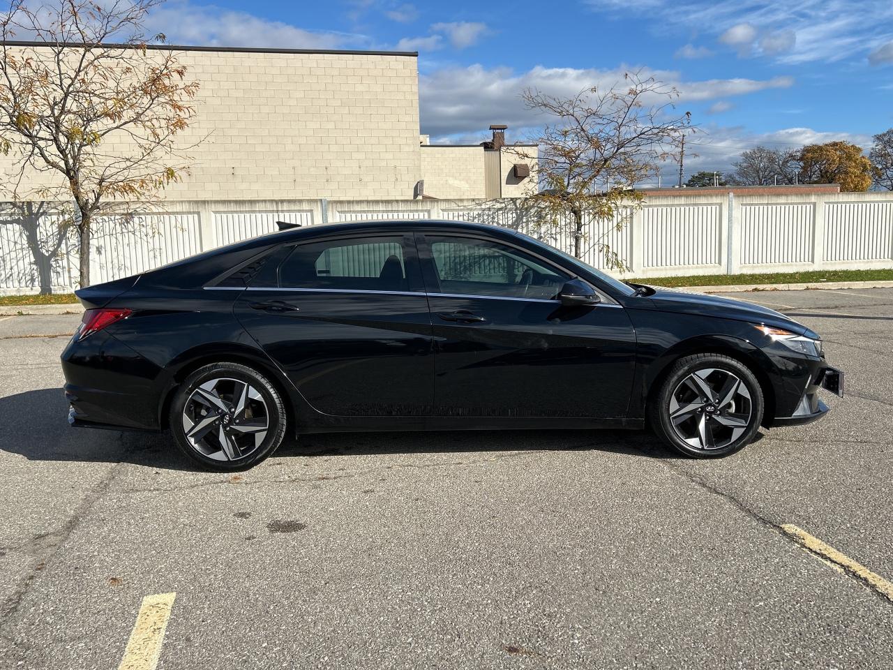 2023 Hyundai Elantra Luxury CarPlay Sunroof Navigation Leather Photo