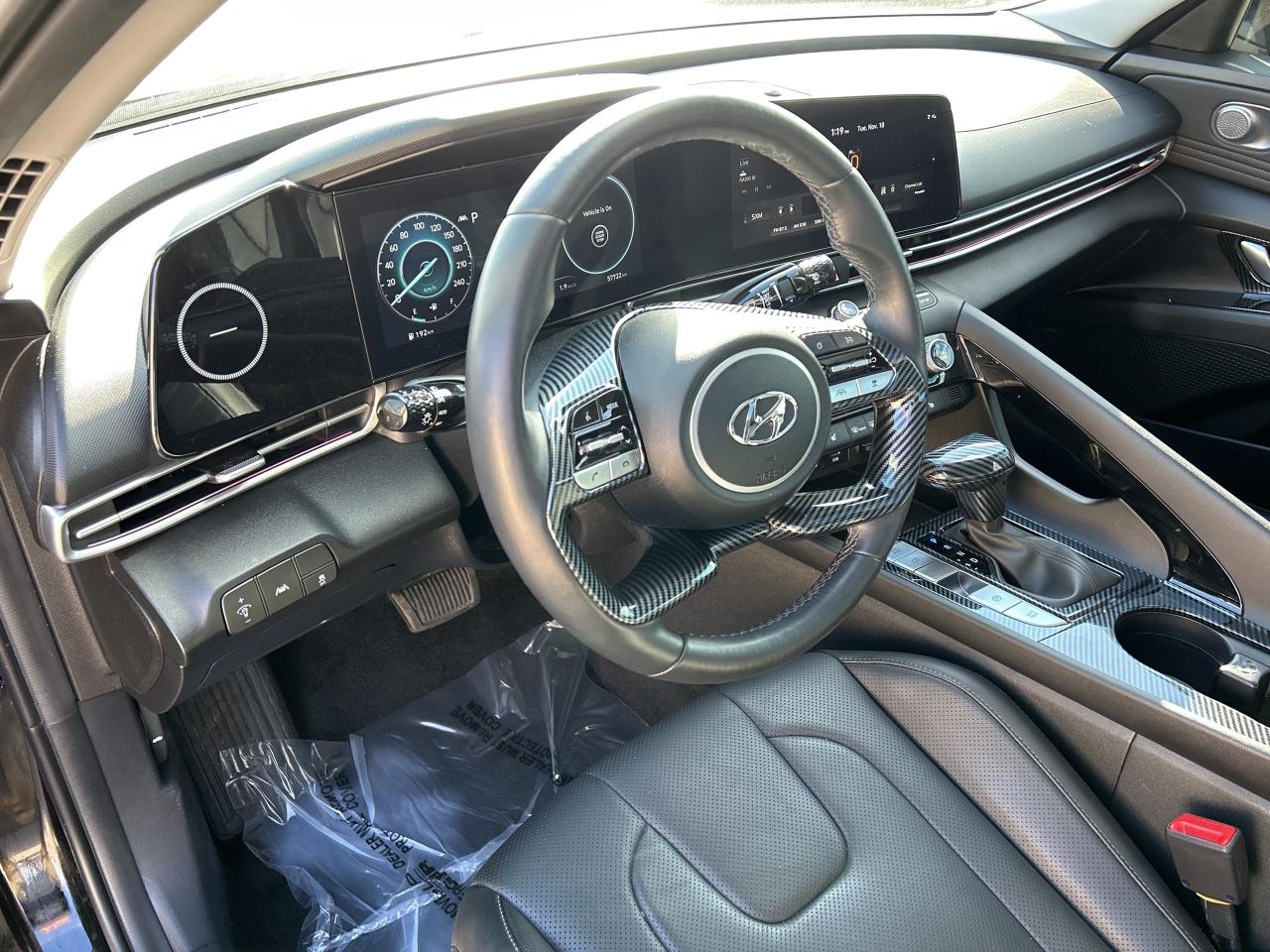 2023 Hyundai Elantra Luxury CarPlay Sunroof Navigation Leather Photo