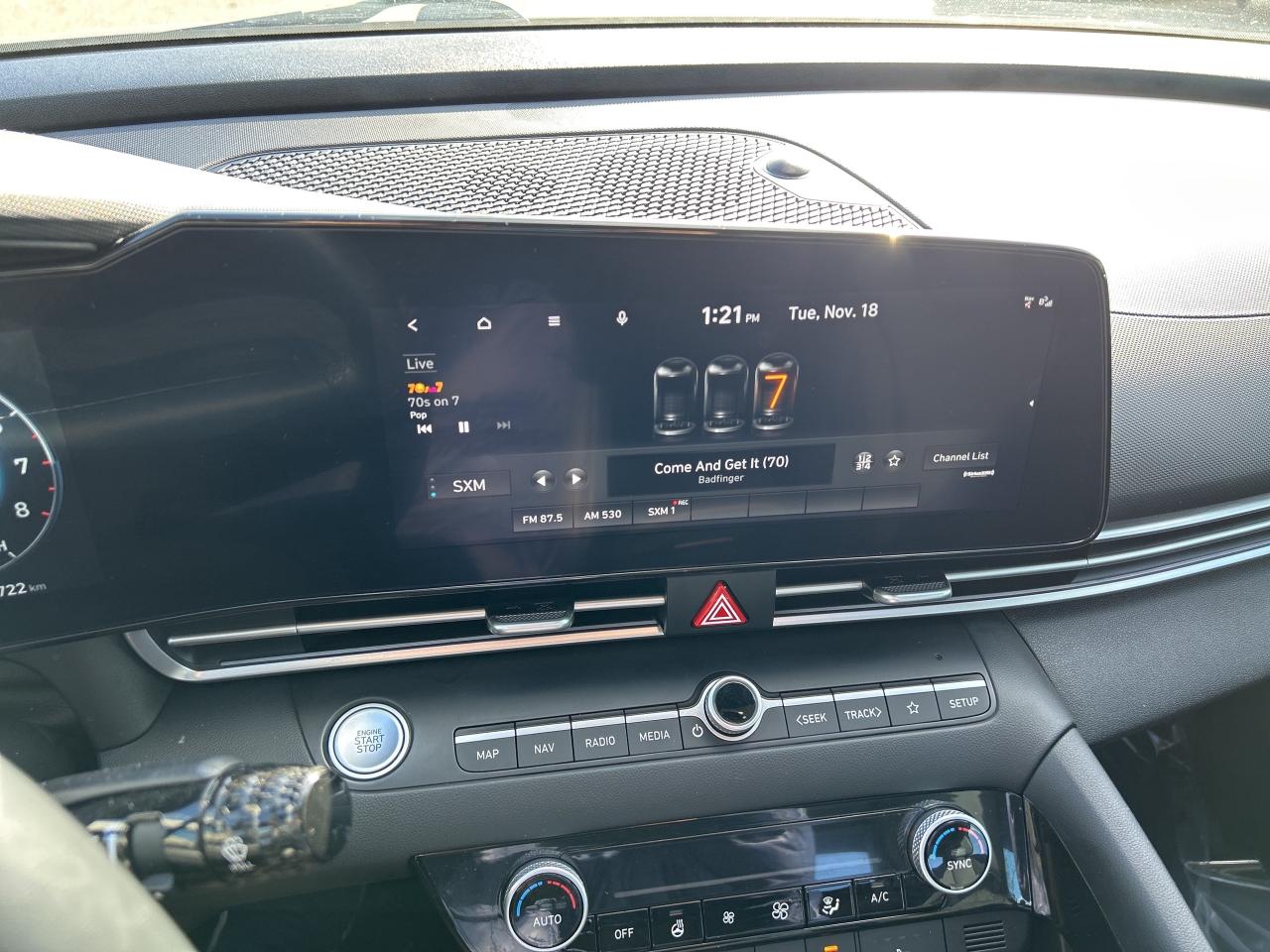 2023 Hyundai Elantra Luxury CarPlay Sunroof Navigation Leather Photo