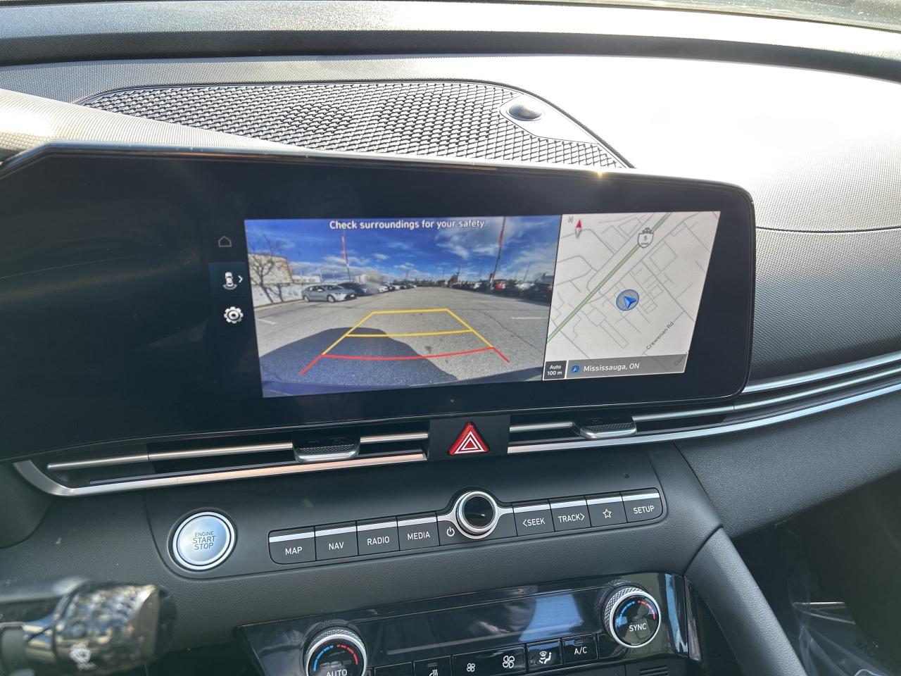 2023 Hyundai Elantra Luxury CarPlay Sunroof Navigation Leather Photo