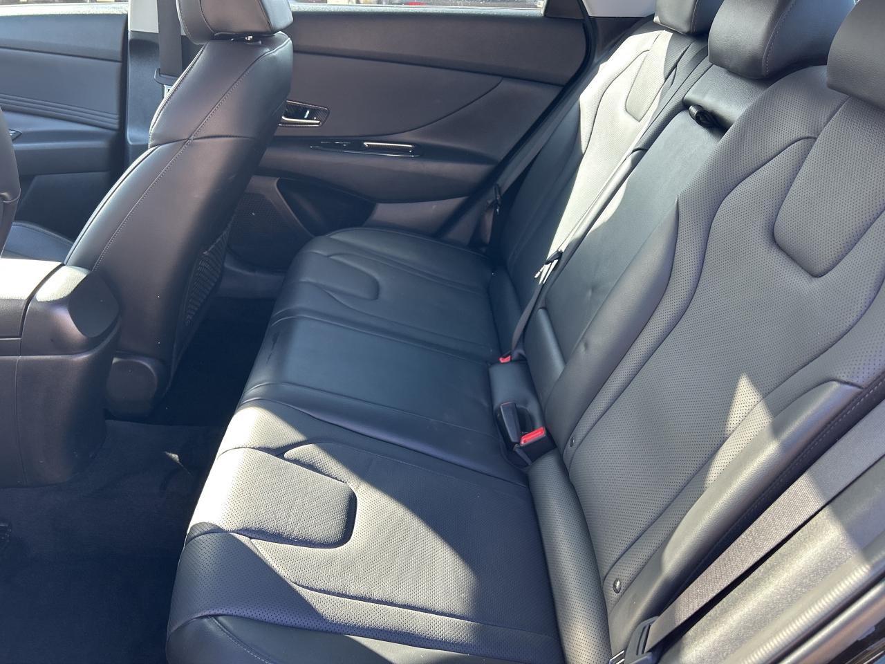 2023 Hyundai Elantra Luxury CarPlay Sunroof Navigation Leather Photo