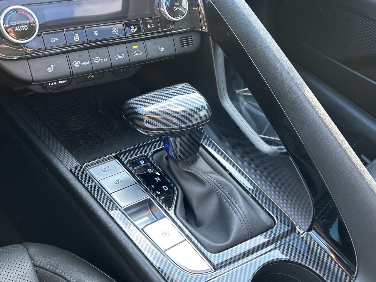 2023 Hyundai Elantra Luxury CarPlay Sunroof Navigation Leather Photo