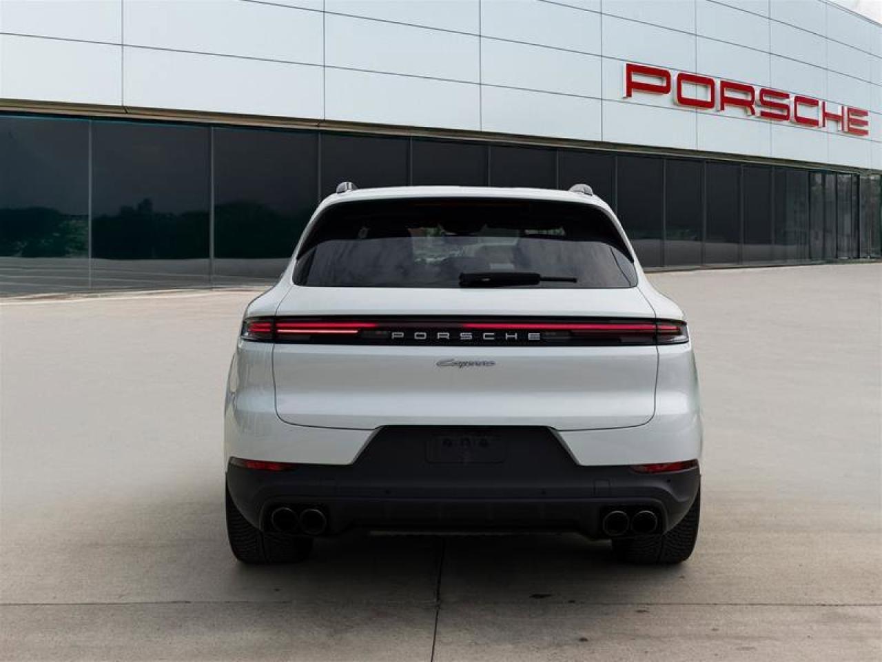 2024 Porsche Cayenne E-Hybrid White Photo