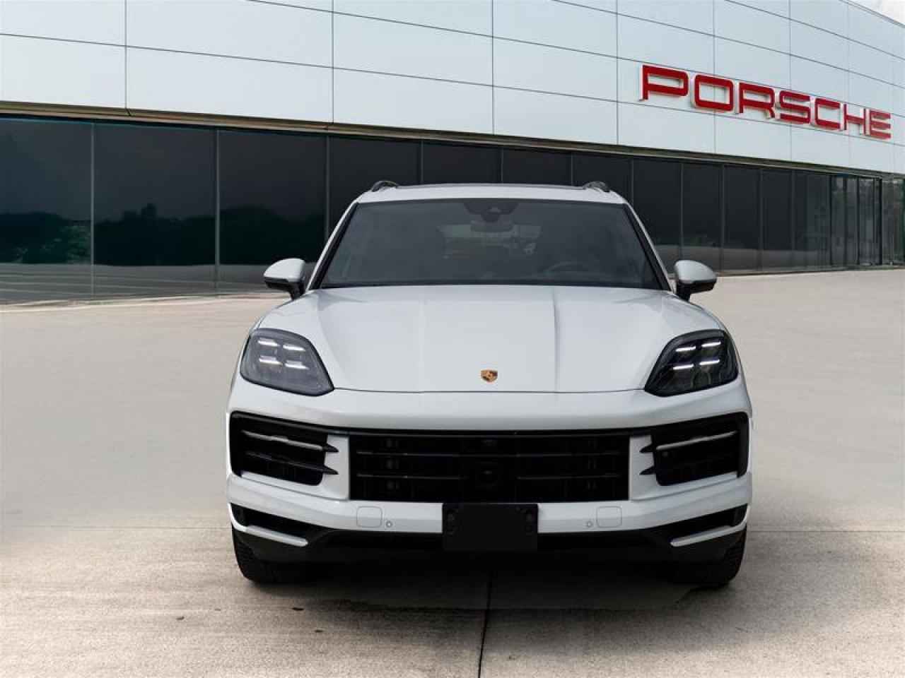 2024 Porsche Cayenne E-Hybrid White Photo3