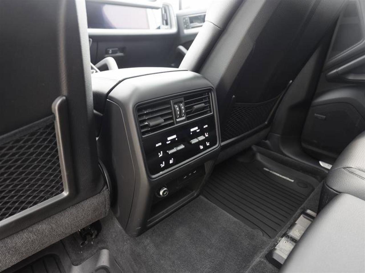 2024 Porsche Cayenne E-Hybrid White Photo