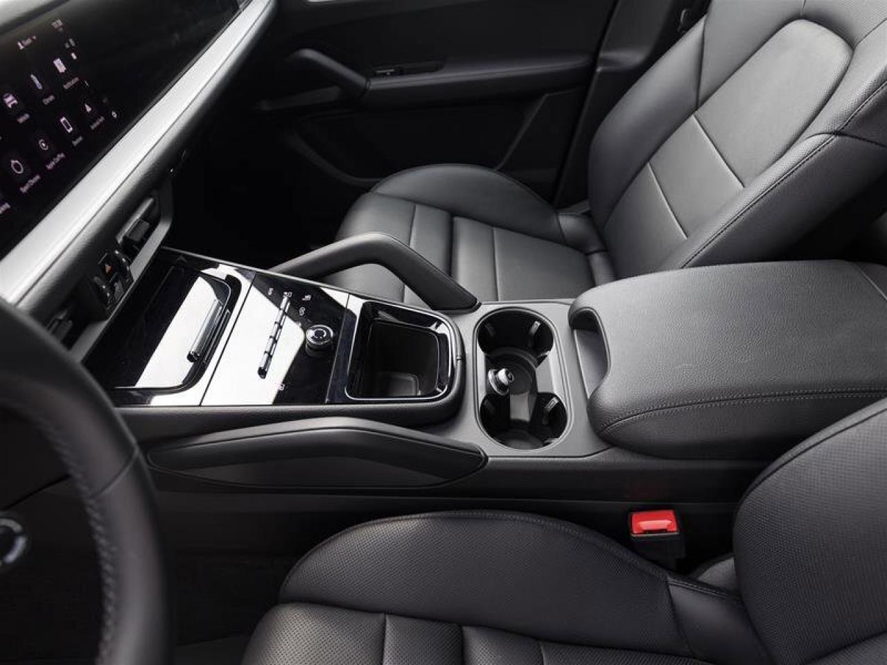 2024 Porsche Cayenne E-Hybrid White Photo