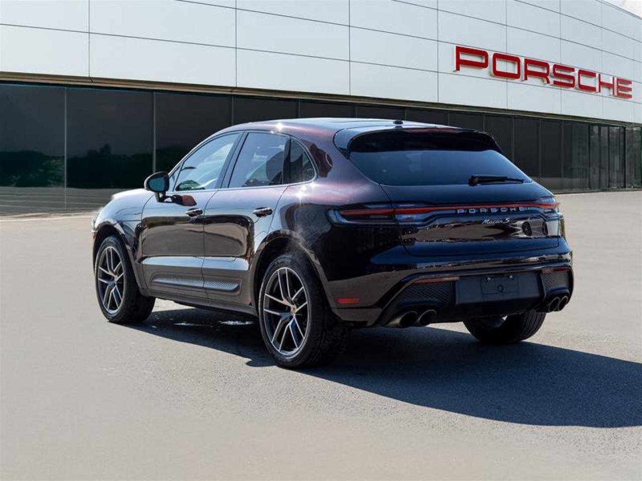 2023 Porsche Macan S Photo3